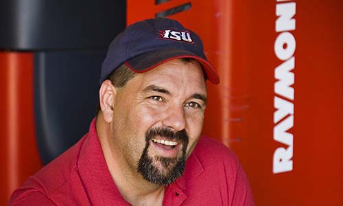 Raymond Forklift maintenance tech